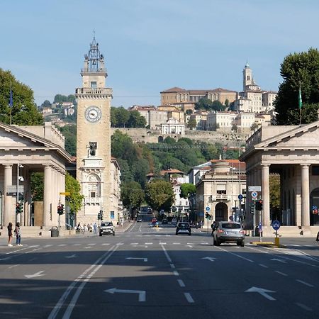 Nxt Station Deluxe Apartment Bergamo Bagian luar foto