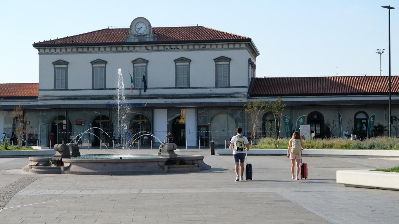 Nxt Station Deluxe Apartment Bergamo Bagian luar foto
