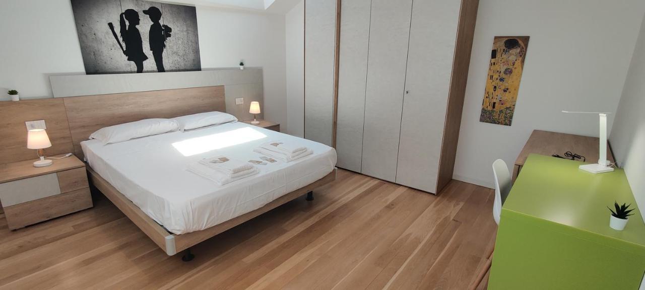 Nxt Station Deluxe Apartment Bergamo Bagian luar foto
