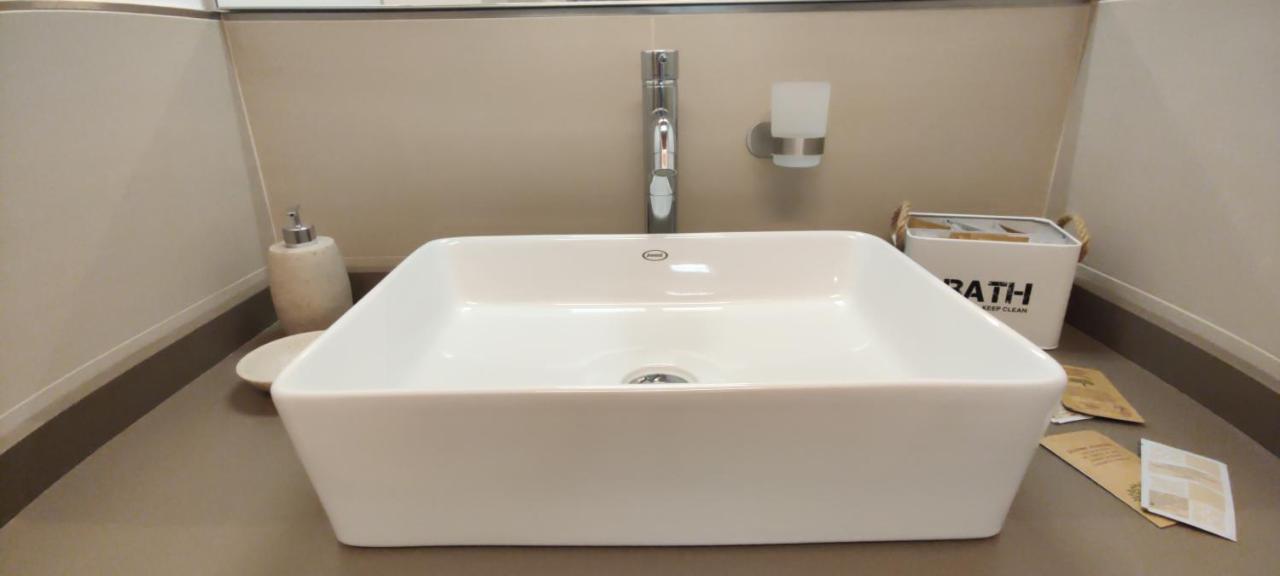 Nxt Station Deluxe Apartment Bergamo Bagian luar foto