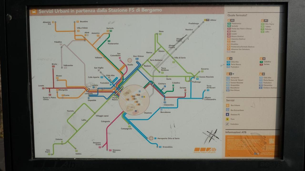 Nxt Station Deluxe Apartment Bergamo Bagian luar foto