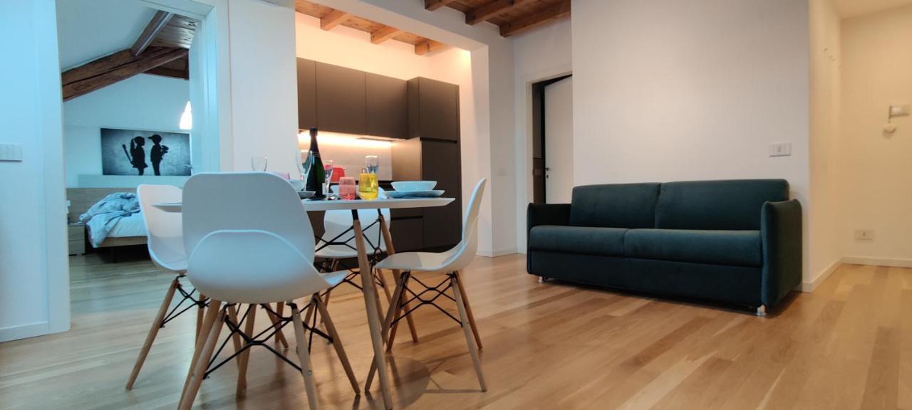 Nxt Station Deluxe Apartment Bergamo Bagian luar foto