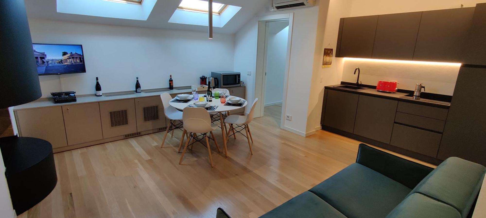 Nxt Station Deluxe Apartment Bergamo Bagian luar foto