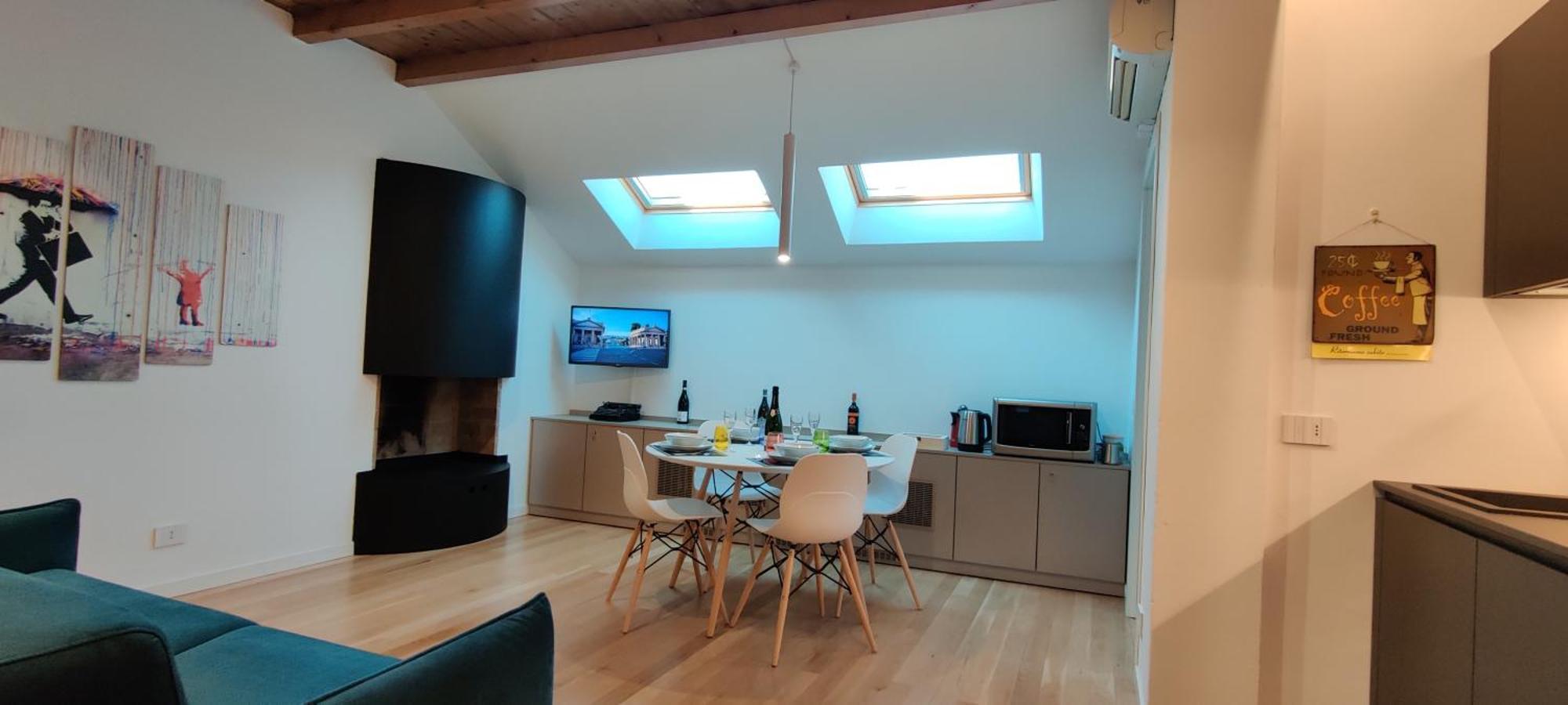 Nxt Station Deluxe Apartment Bergamo Bagian luar foto